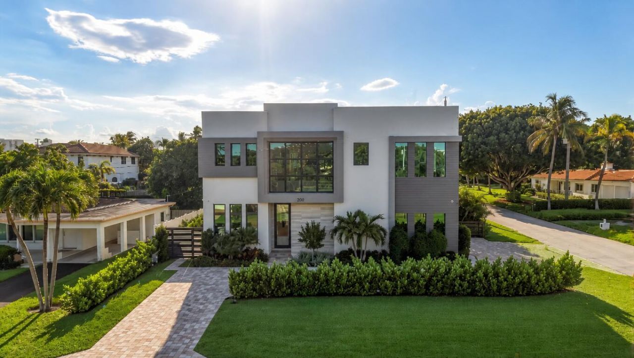 399 NE Spanish Court, Boca Raton, FL 33432 Photo