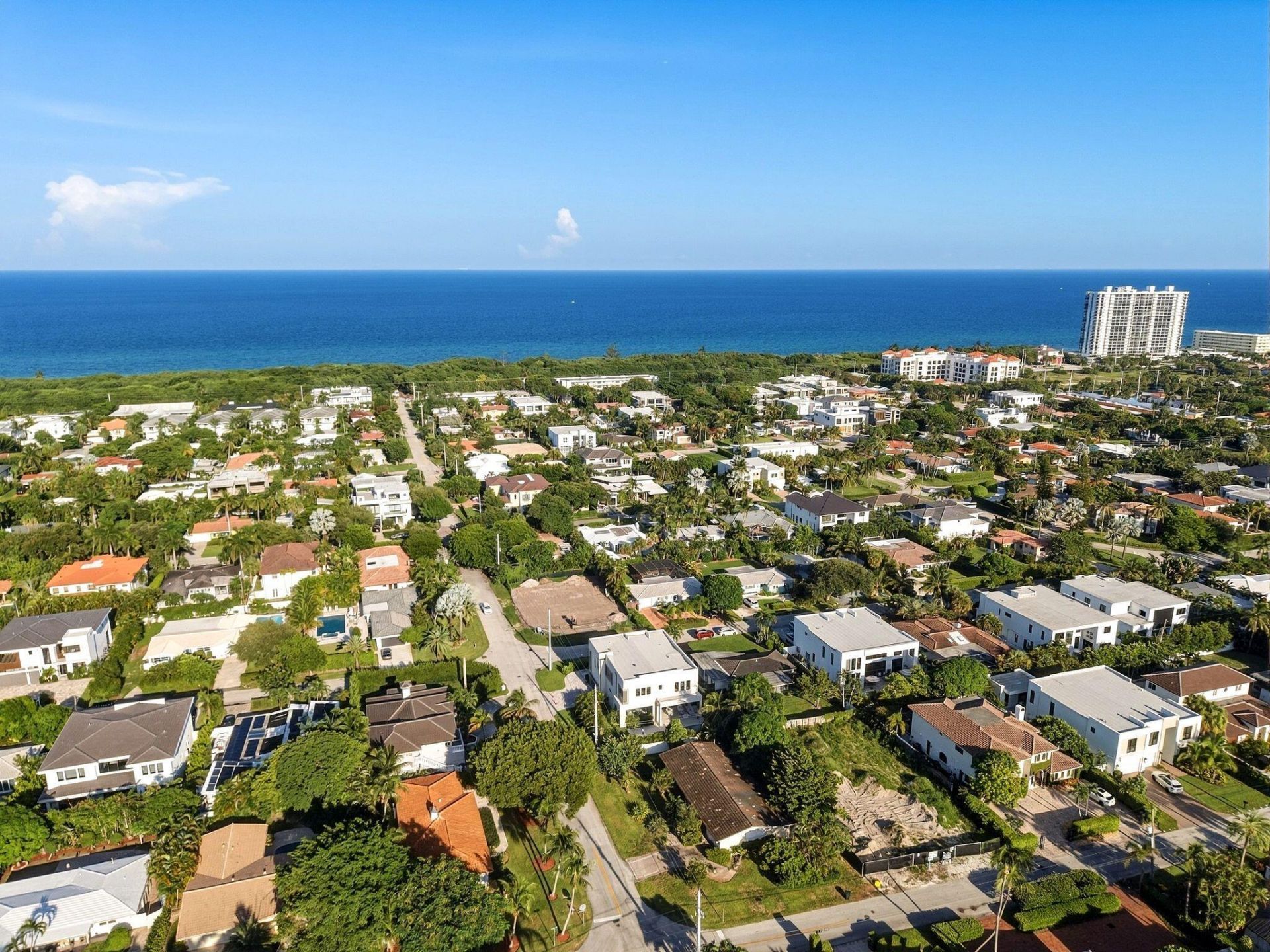 399 NE Spanish Court, Boca Raton, FL 33432 Photo