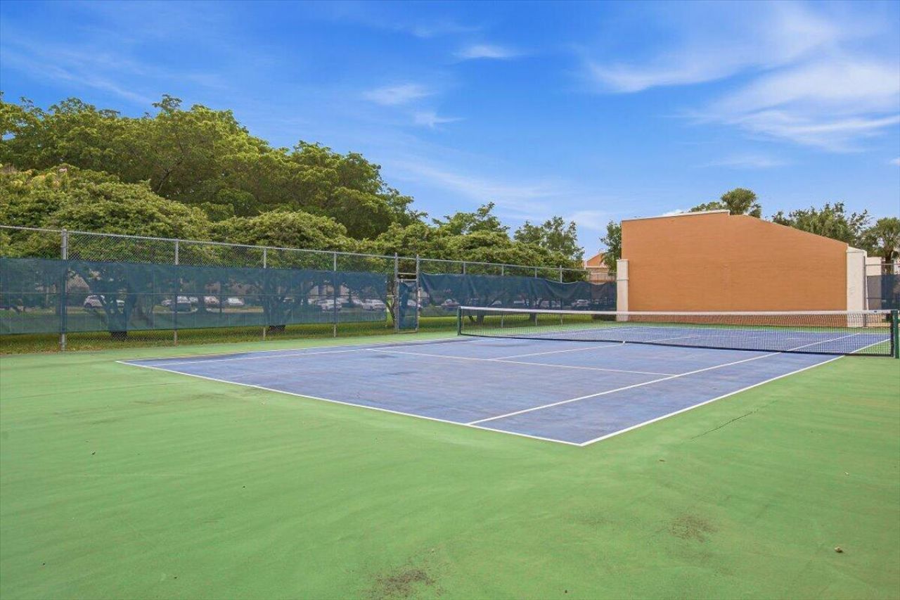 7501 Fairfax Drive, Tamarac, FL 33321 Photo
