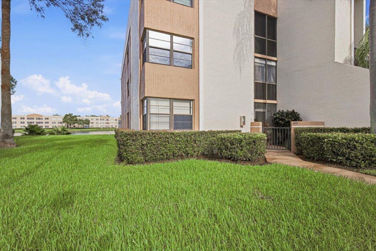 7501 Fairfax Drive, Tamarac, FL 33321 Photo