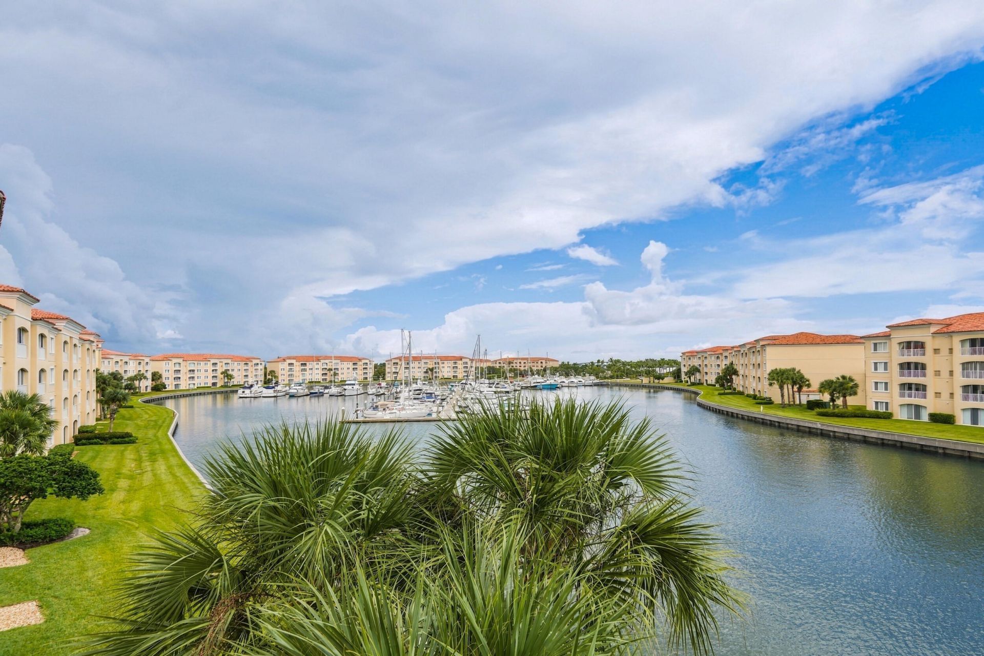 17 Harbour Isle Drive W, Unit 304, Fort Pierce, FL 34949 Photo
