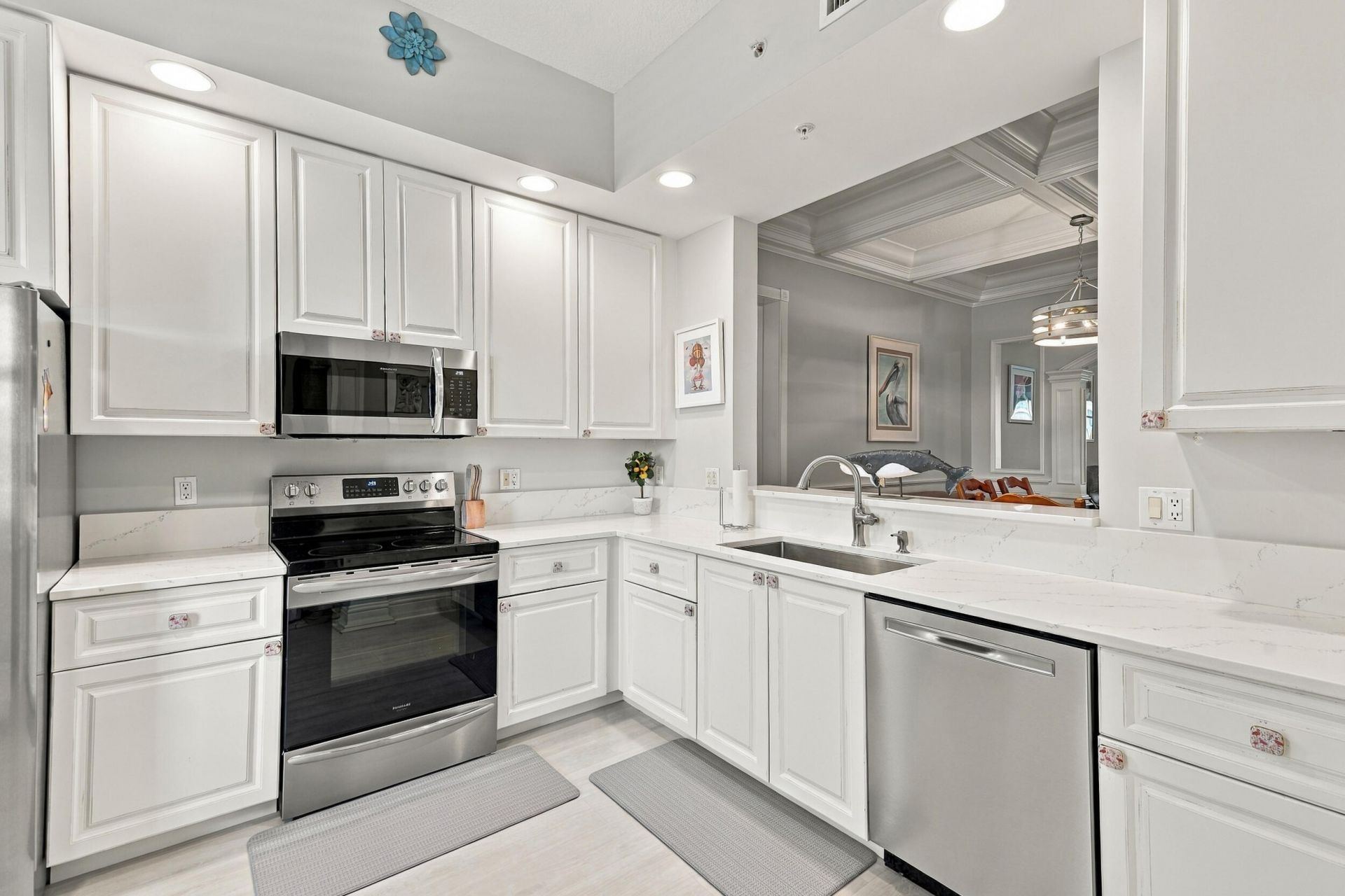 17 Harbour Isle Drive W, Unit 304, Fort Pierce, FL 34949 Photo