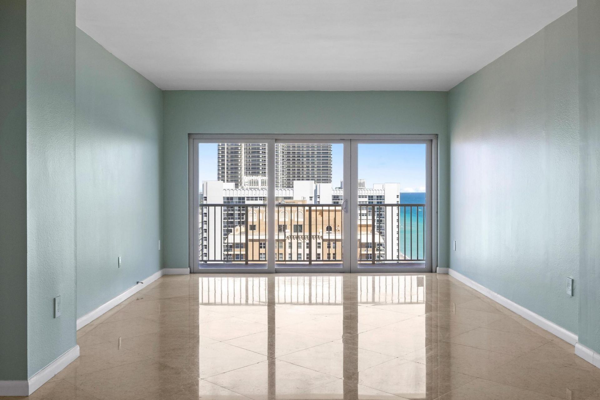 1950 S Ocean Drive, Unit PHB, Hallandale Beach, FL 33009 Photo
