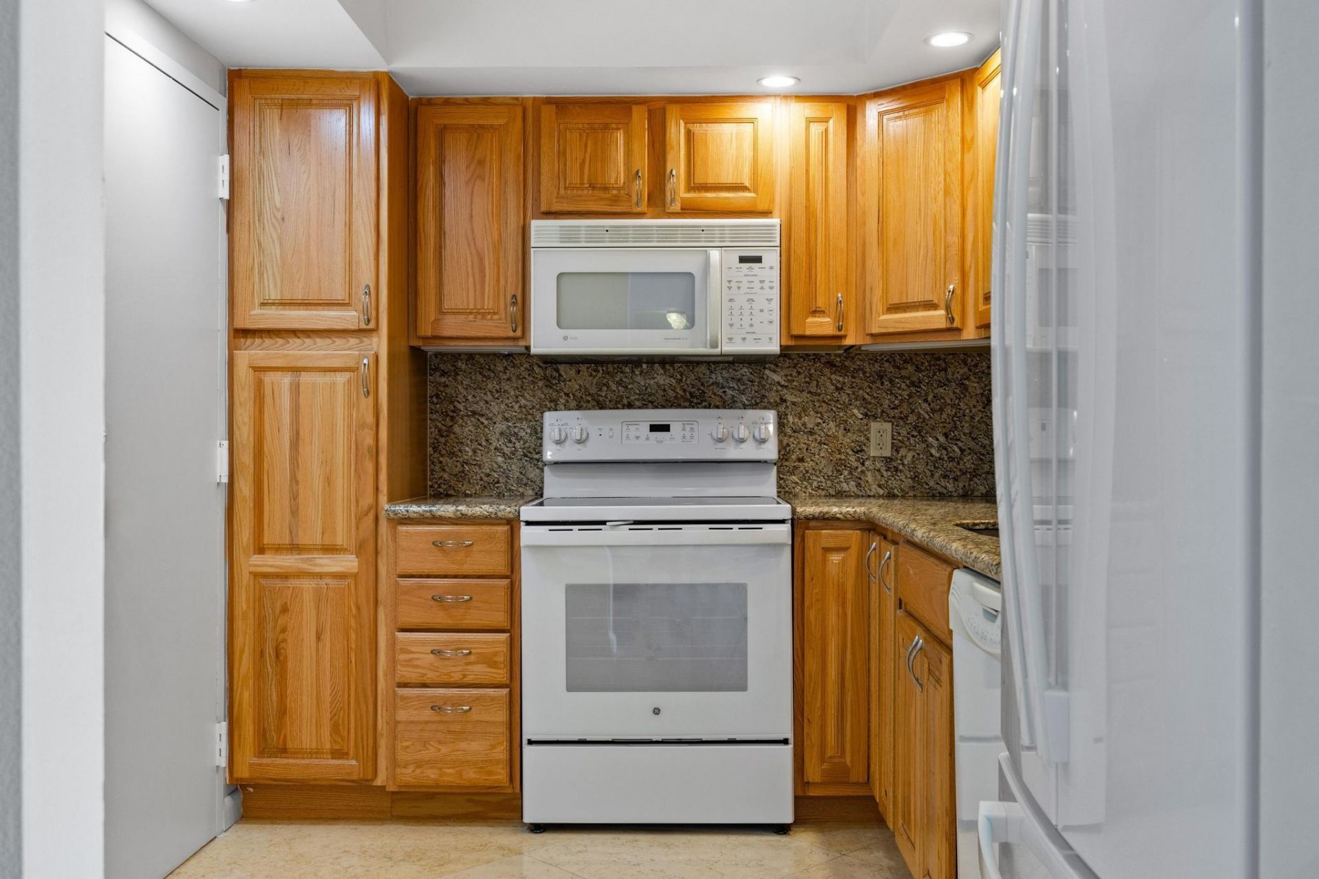 1950 S Ocean Drive, Unit PHB, Hallandale Beach, FL 33009 Photo
