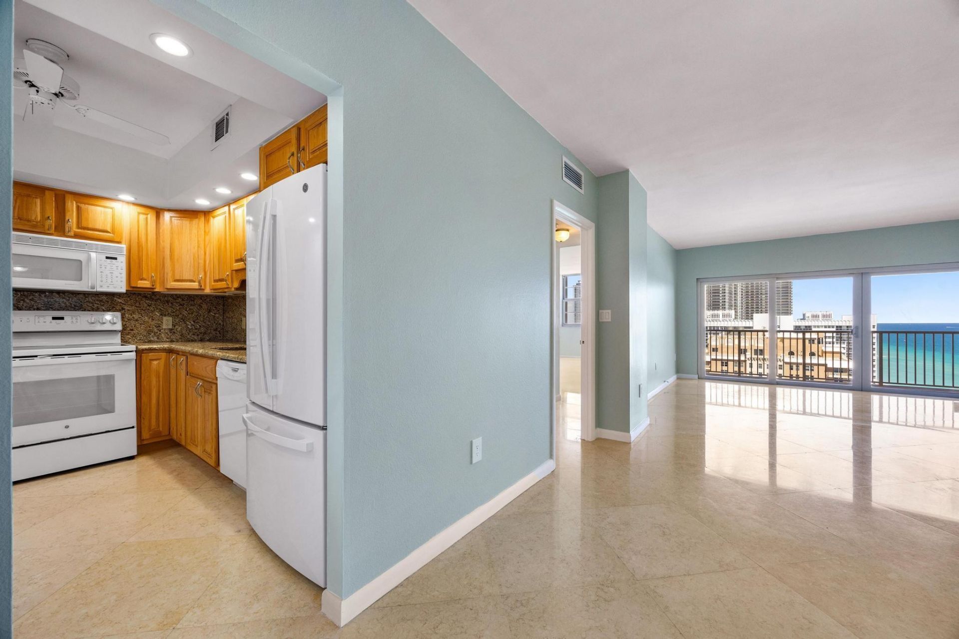 1950 S Ocean Drive, Unit PHB, Hallandale Beach, FL 33009 Photo