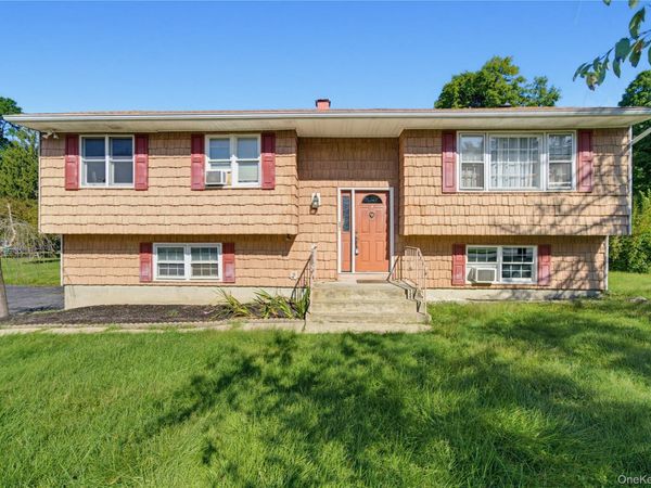 124 Barnes Road, Washingtonville, NY 10992