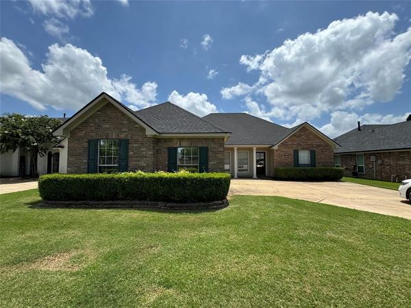 1002 Creole Drive , Bossier City, LA 71111
