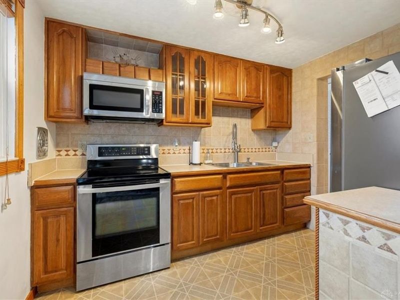 108 Wickham Farm Drive, Englewood, OH 45322 Photo 12