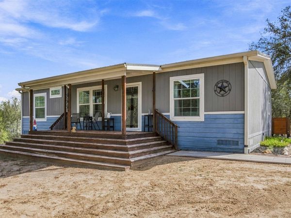 119 Fox LN, Lockhart, TX 78644
