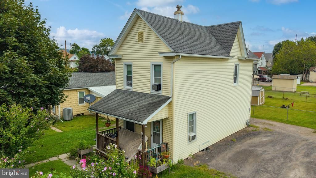 604R MARKET STREET , BERWICK, PA 18603