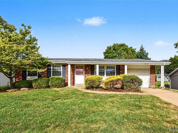 2467 Wesbay Drive, Maryland Heights, MO 63043