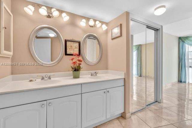20400 W Country Club Dr , Unit 711, Aventura, FL 33180 Photo