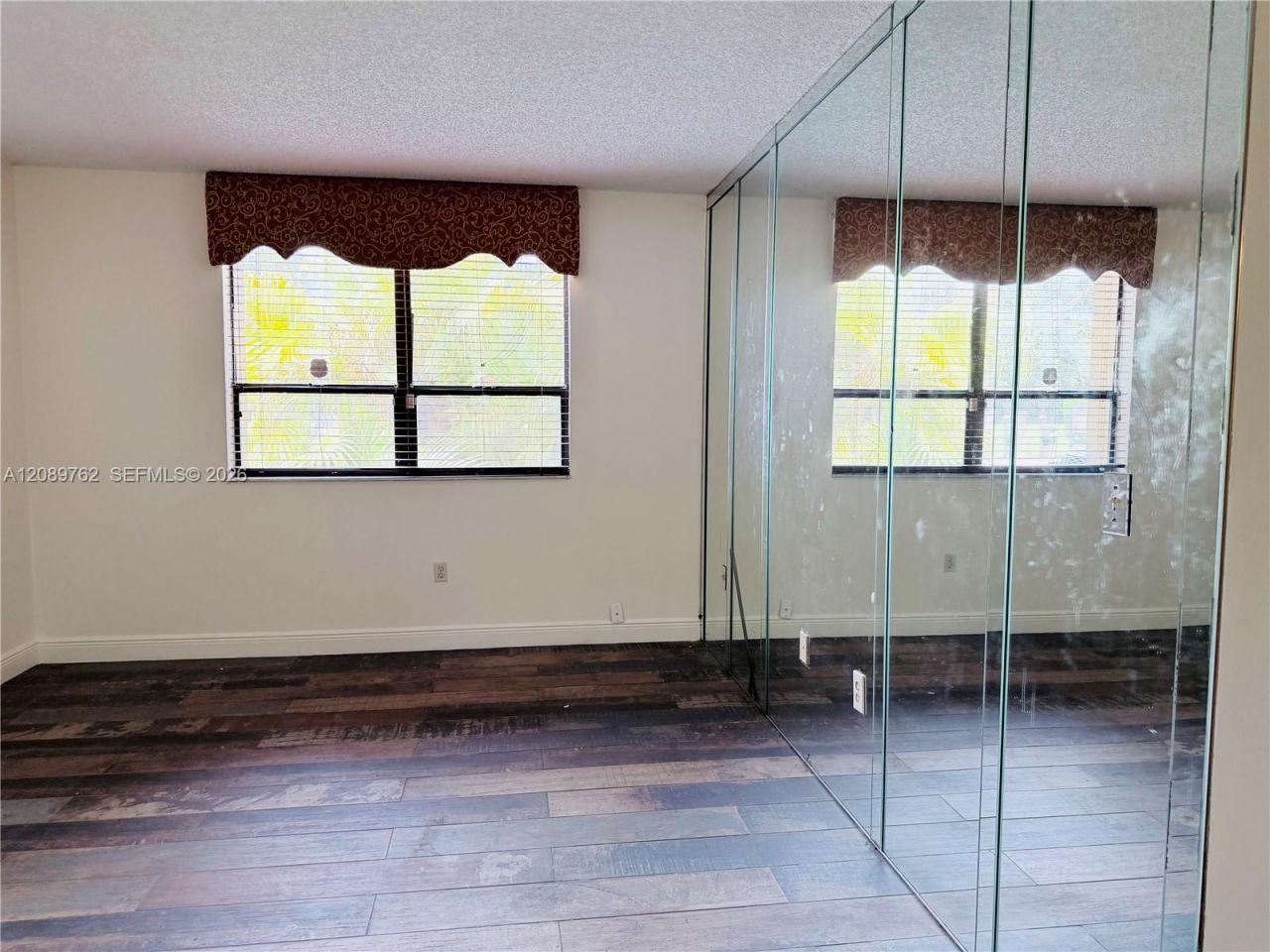 800 NE 199th St, Unit 101D, Miami, FL 33179 Photo