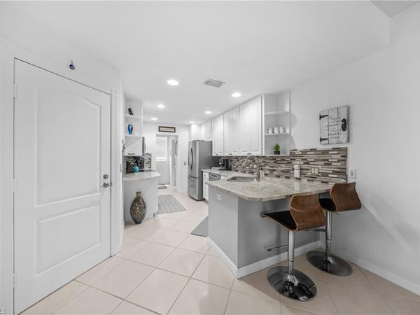 5633 Cove CIR , Unit 58, NAPLES, FL 34119