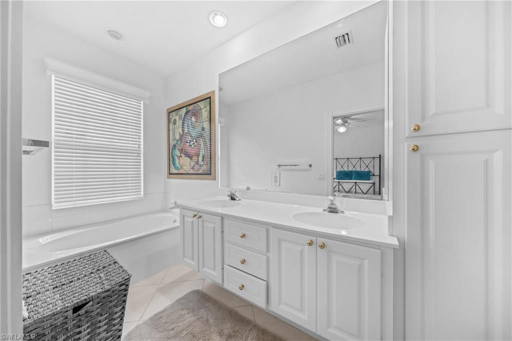 5633 Cove Cir , Unit 58, Naples, FL 34119 Photo