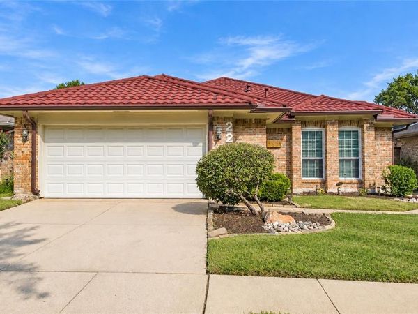 2211 Mediterranean Avenue, Arlington, TX 76011