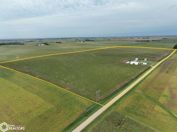 718 Grant Ave., Tipton, IA 52772