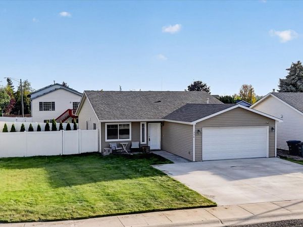 736 E Carrie Dr, Medical Lake, WA 99022