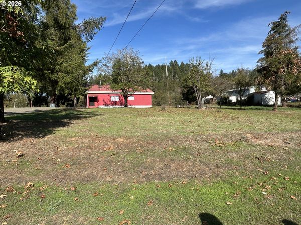 1549 OLD TOWN LOOP RD, Oakland, OR 97462
