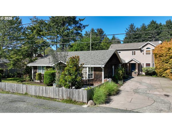 264 E JACKSON ST, Cannon Beach, OR 97110