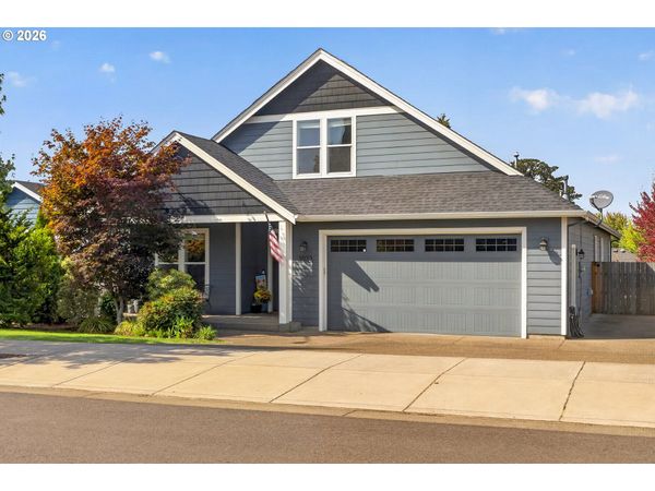 1023 JAYSIE DR, Silverton, OR 97381
