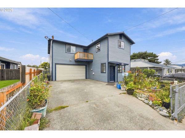 851 GREENWOOD AVE, Reedsport, OR 97467