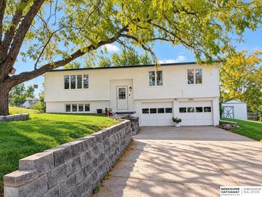 13911 Lisa Circle, Omaha, NE 68138
