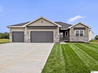 6201 N 207th Street, Elkhorn, NE 68022