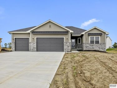6201 N 207th Street, Elkhorn, NE 68022