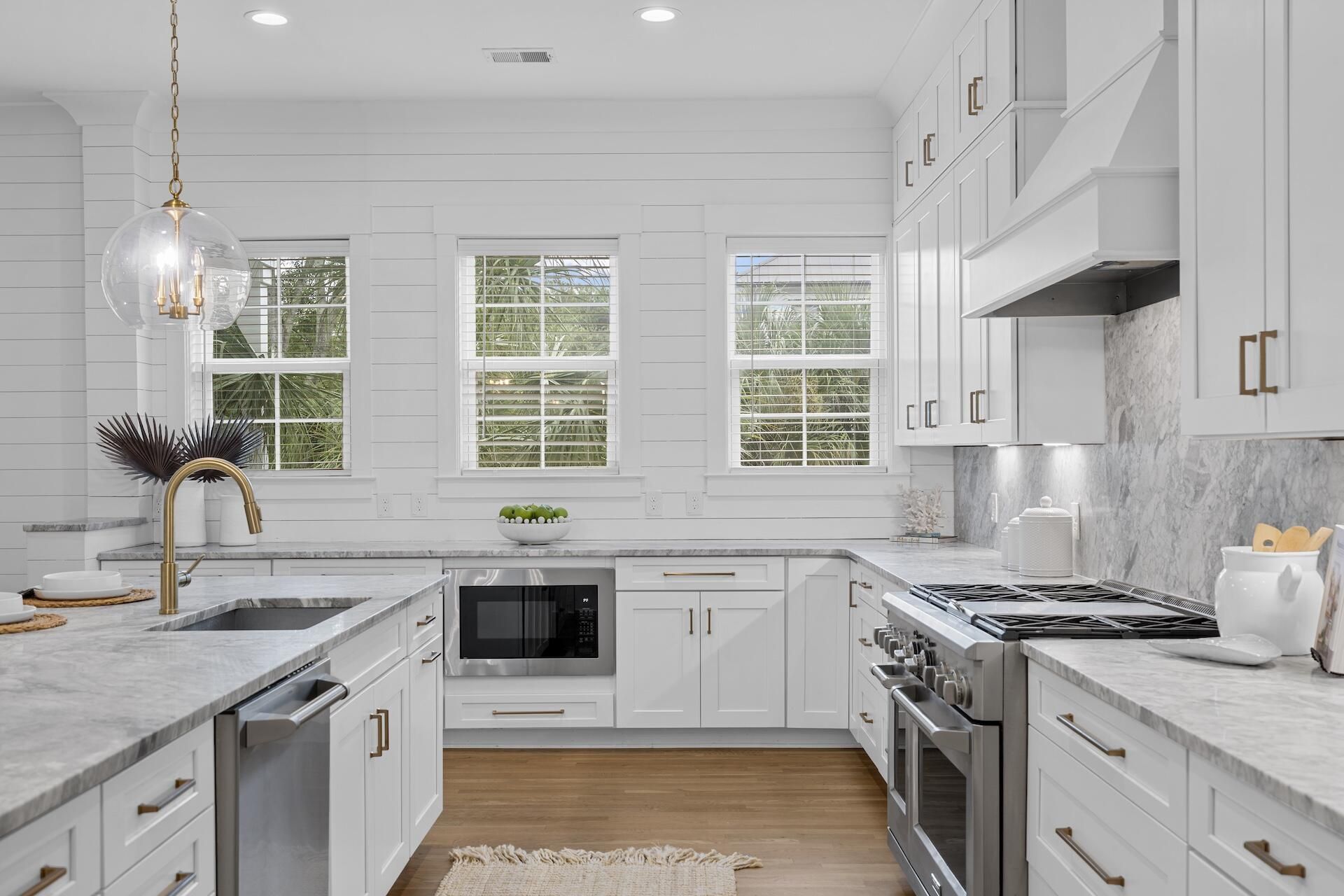 2108 Cape Jasmine Court Photo 9