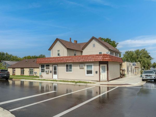 03-307-309 2nd Street NW, Waseca, MN 56093
