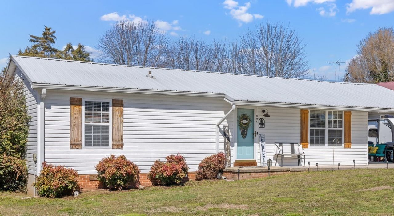 906 Boaz St , Athens, TN 37303 Main Photo