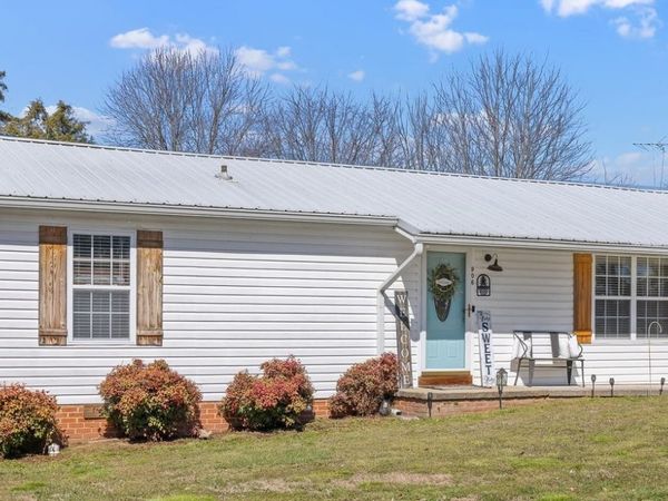 906 Boaz St , Athens, TN 37303