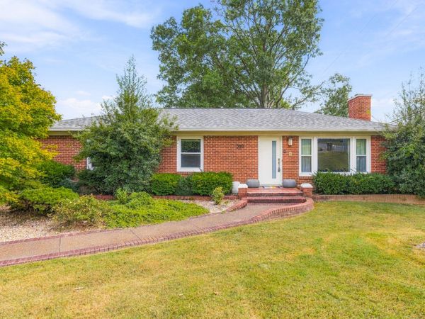 2711 Noonan Dr , Nashville, TN 37206