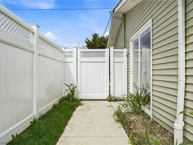 6483 Christene Boulevard, Brook Park, OH 44142 Photo 6