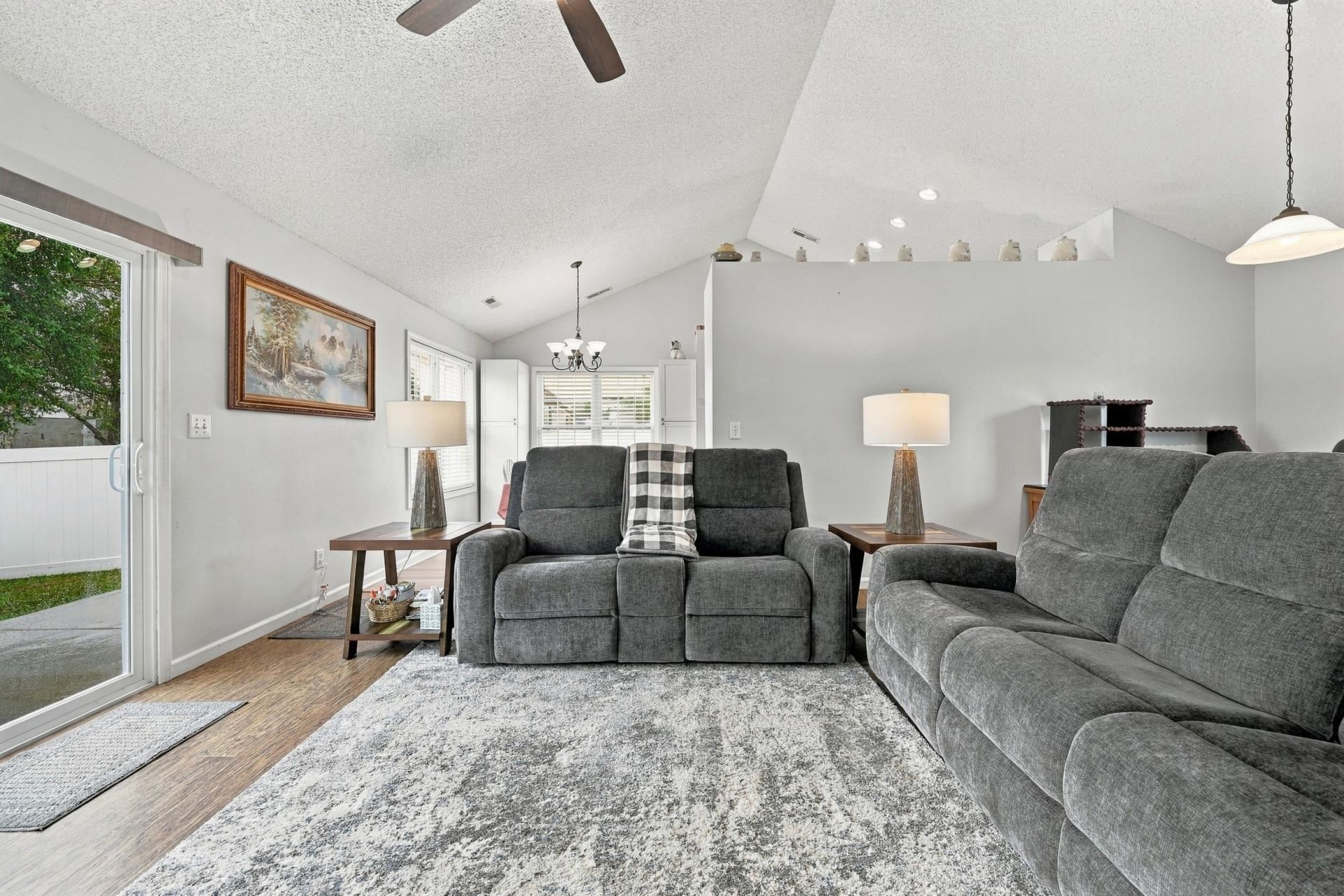 9650 Bradford Ln. Photo 11