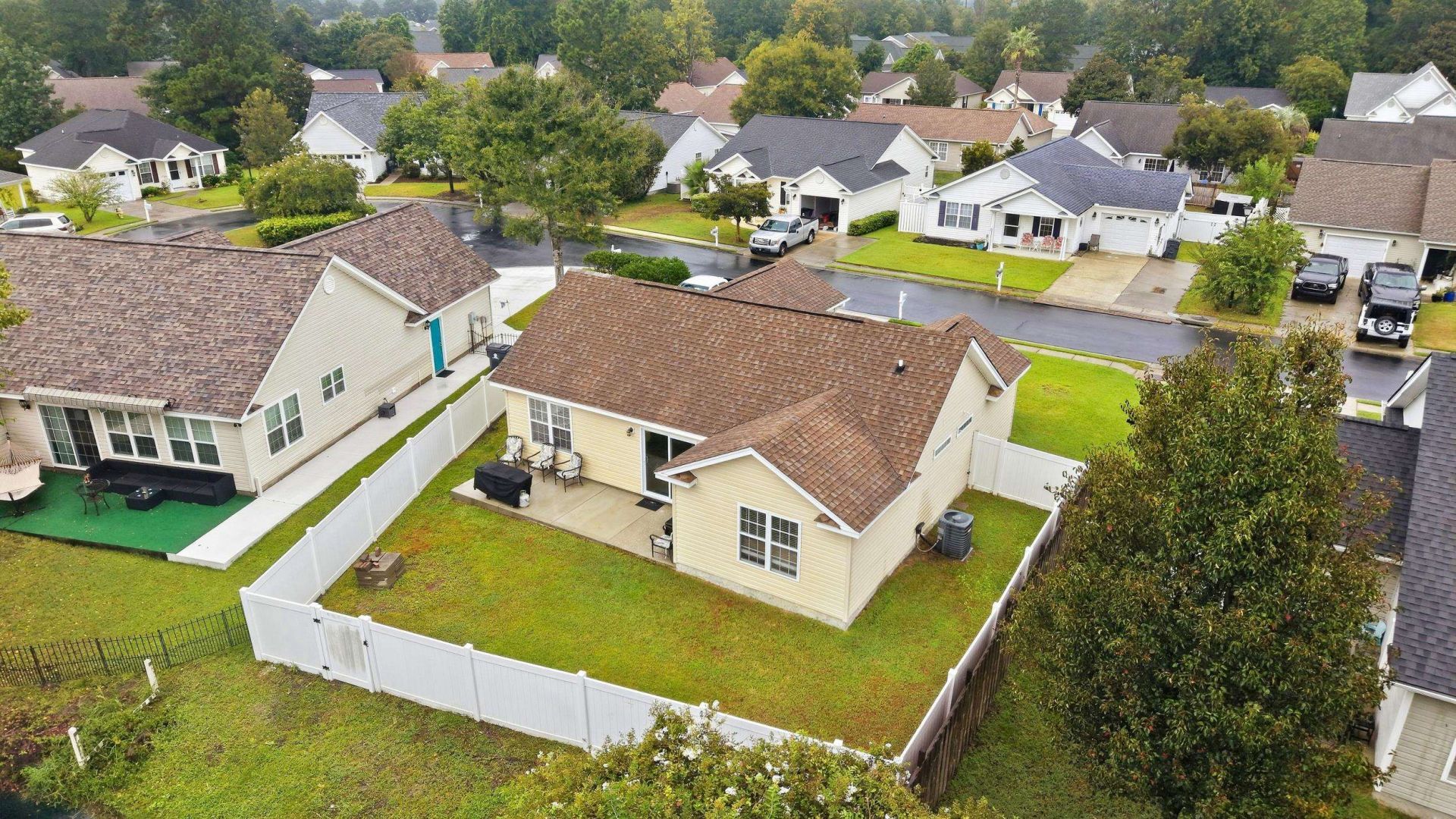 9650 Bradford Ln. Photo 31
