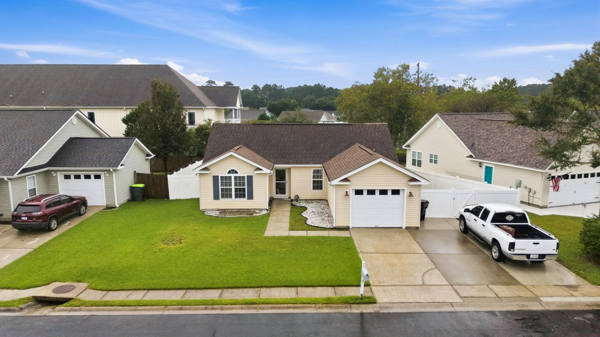 9650 Bradford Ln. Photo 6