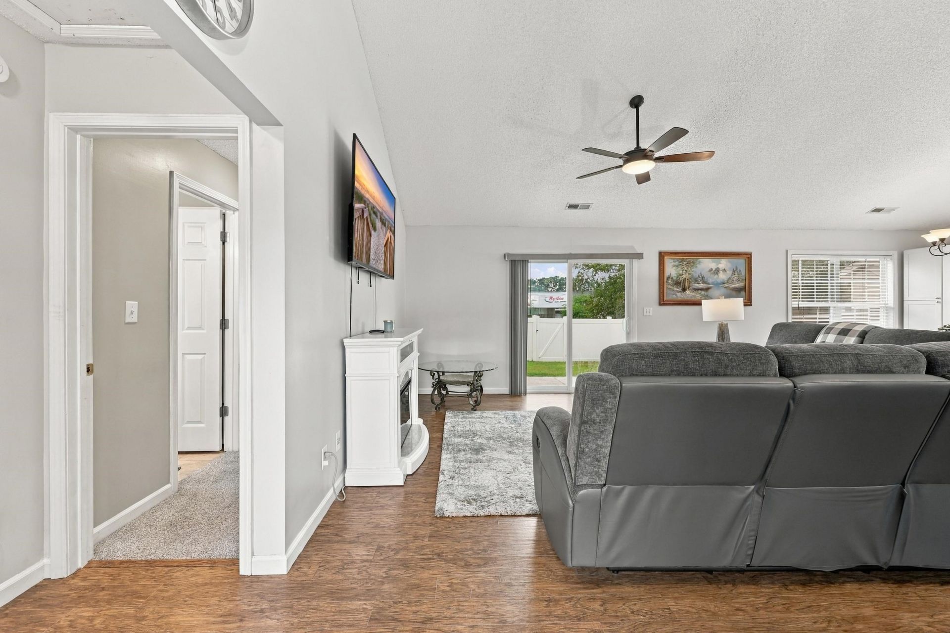 9650 Bradford Ln. Photo 8