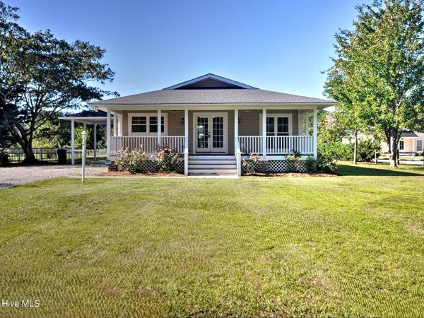 261 Green Bay Road NW, Ocean Isle Beach, NC 28469