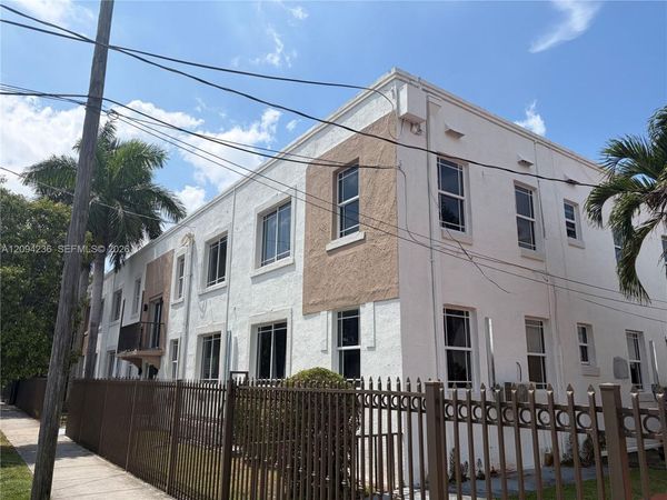2425 SW 6th St, Miami, FL 33135