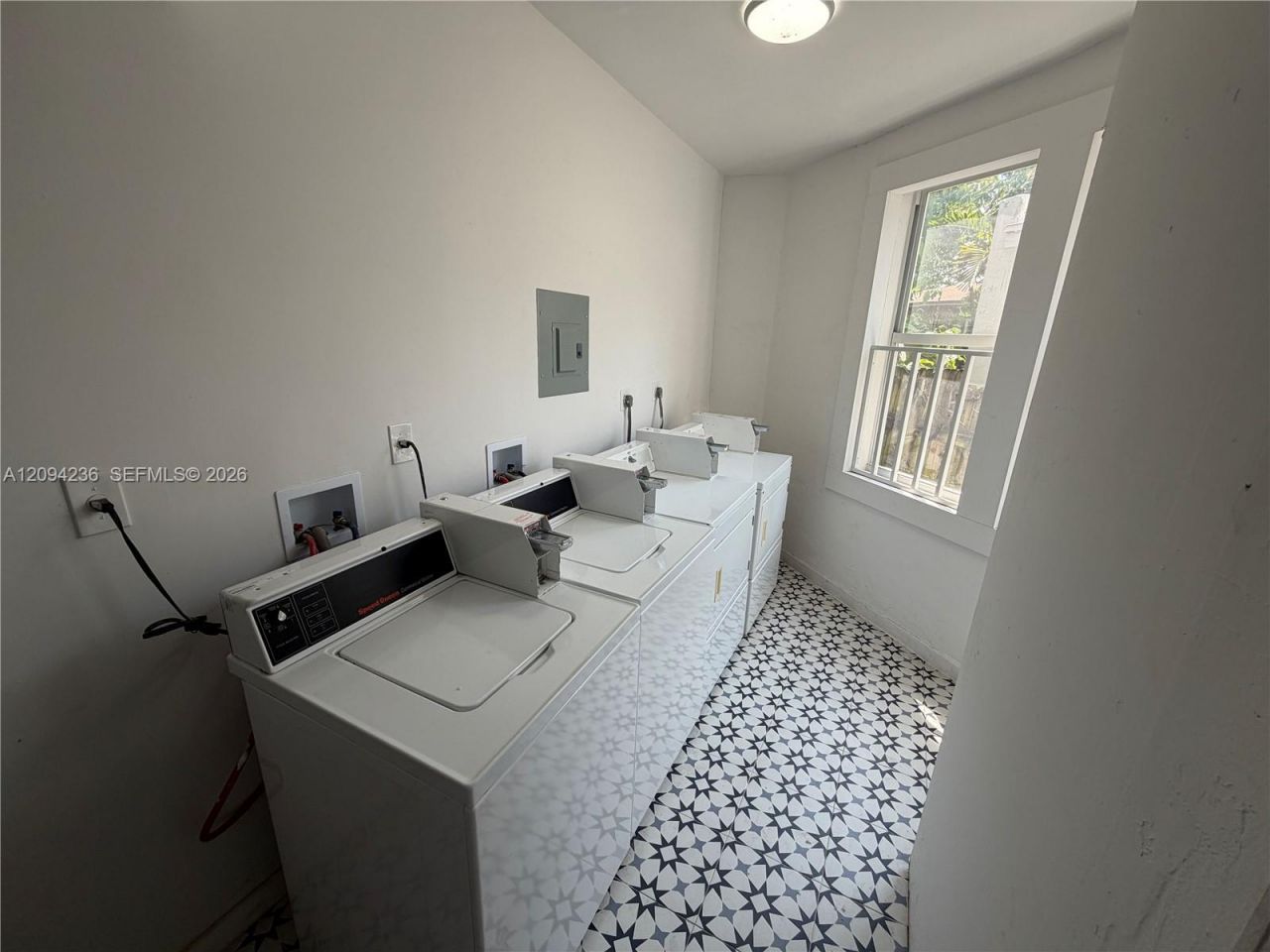 2425 SW 6th St, Miami, FL 33135 Photo