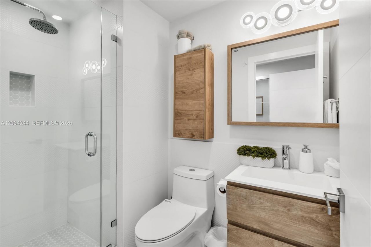 1500 Ocean Dr , Unit 707, Miami Beach, FL 33139 Photo
