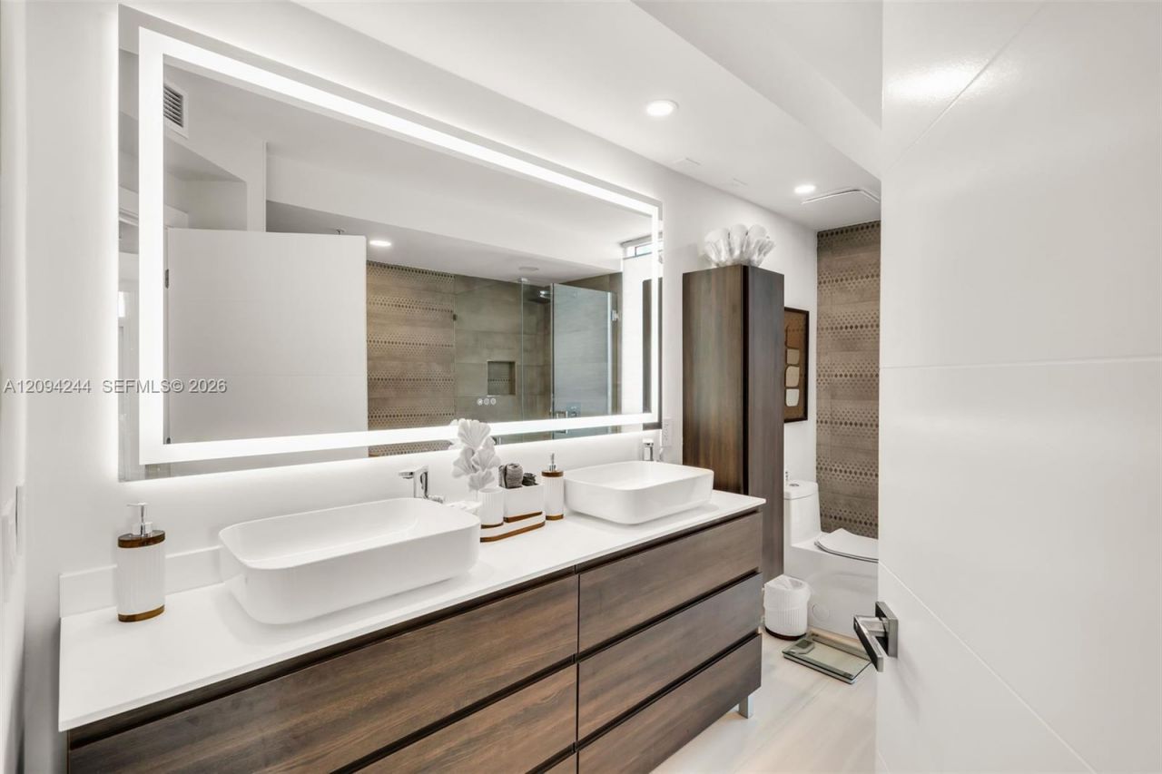 1500 Ocean Dr , Unit 707, Miami Beach, FL 33139 Photo