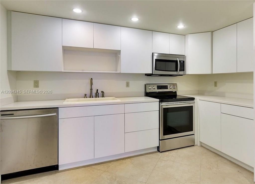 1800 Collins Ave , Unit 19F, Miami Beach, FL 33139 Photo