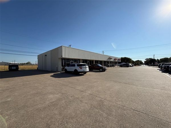 330 S Blue Mound Road , Saginaw, TX 76131