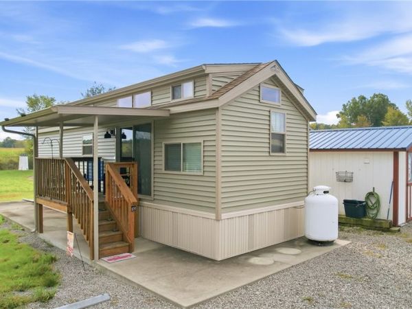 16428 W Akron Canfield Road , Berlin Center, OH 44401