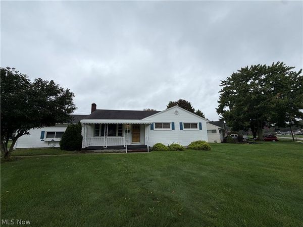3135 Estates Circle , Youngstown, OH 44511