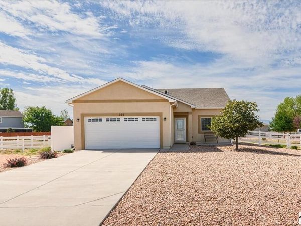 256 W Calle De Camelia Dr, Pueblo West, CO 81007