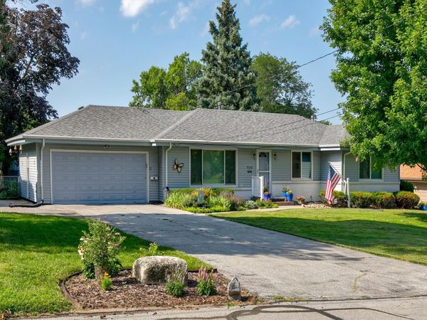 7112 Sunrise Boulevard, Windsor Heights, IA 50324